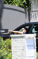 JENNIFER GARNER Arrives at Ben Affleck