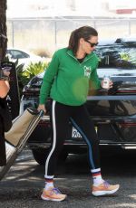 JENNIFER GARNER Catching a Flight at an Airport in Los Angeles 07/15/2024