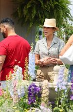 JENNIFER LOPEZ and Benny Medina Out for Plant Shopping in New York 07/04/2024