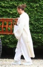 JENNIFER LOPEZ Leaves Equinox Gym in The Hamptons 07/22/2024
