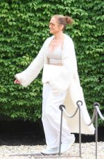 JENNIFER LOPEZ Leaves Equinox Gym in The Hamptons 07/22/2024