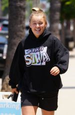 JOJO SIWA Leaves a Massage Place in Studio City 07/11/2024