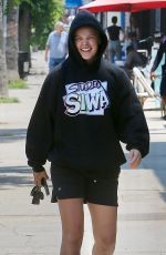 JOJO SIWA Leaves a Massage Place in Studio City 07/11/2024