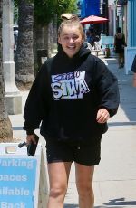 JOJO SIWA Leaves a Massage Place in Studio City 07/11/2024