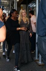 KATE HUDSON Arrives at Barnes & Noble in New York 07/11/2024