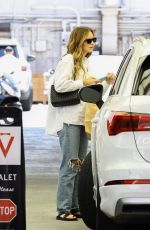 KATHARINE MCPHEE Shopping at James Perse Store in Los Angeles 07/13/2024