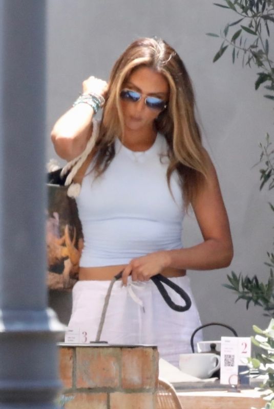 KATIE CLEARY Out for Lunch with Her Dog in Malibu 07/04/2024