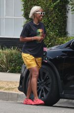 KELLY ROWLAND Leaves a Hair Salon in Los Angeles 06/11/2024