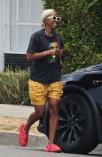 KELLY ROWLAND Leaves a Hair Salon in Los Angeles 06/11/2024