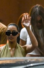 KIM and KHLOE KARDASHIAN Arrives in Mumbai 07/11/2024