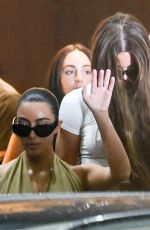 KIM and KHLOE KARDASHIAN Arrives in Mumbai 07/11/2024