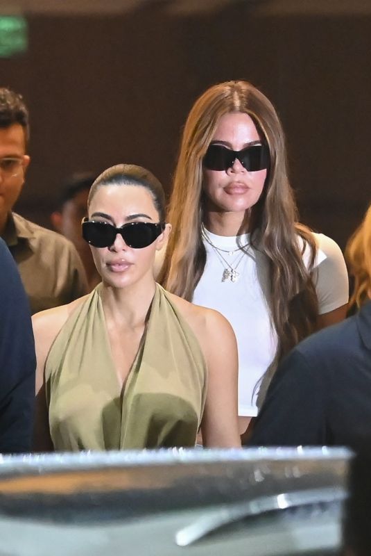 KIM and KHLOE KARDASHIAN Arrives in Mumbai 07/11/2024