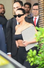 KIM and KHLOE KARDASHIAN Get Ready to Leave India 07/14/2024