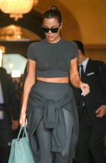 KIM and KHLOE KARDASHIAN Get Ready to Leave India 07/14/2024