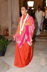 KIM and KHLOE KARDASHIAN Visited a Traditional Indian Temple in Mumbai 07/13/2024