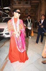 KIM and KHLOE KARDASHIAN Visited a Traditional Indian Temple in Mumbai 07/13/2024