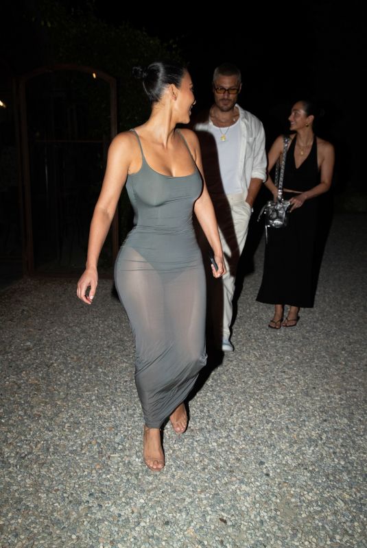KIM KARDASHIAN Out for Dinner in Florence 07/15/2024