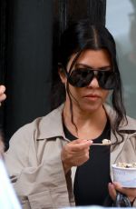 KOURTNEY KARDASHIAN and Travis Barker Out in New York 07/22/2024