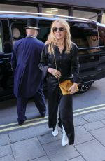 KYLIE MINOGUE Arrives at Her Hotel in London 07/11/2024