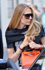 LAVINIA BORROMEO Out and About in Milan 07/04/2024