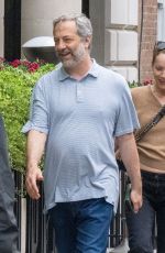 LESLIE MANN and Judd Apatow Shopping at Celine in London 07/22/2024