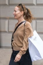LESLIE MANN and Judd Apatow Shopping at Celine in London 07/22/2024