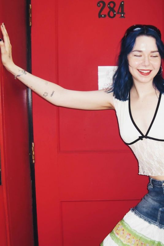 LYDIA NIGHT - Instagram Photos 07/04/2024