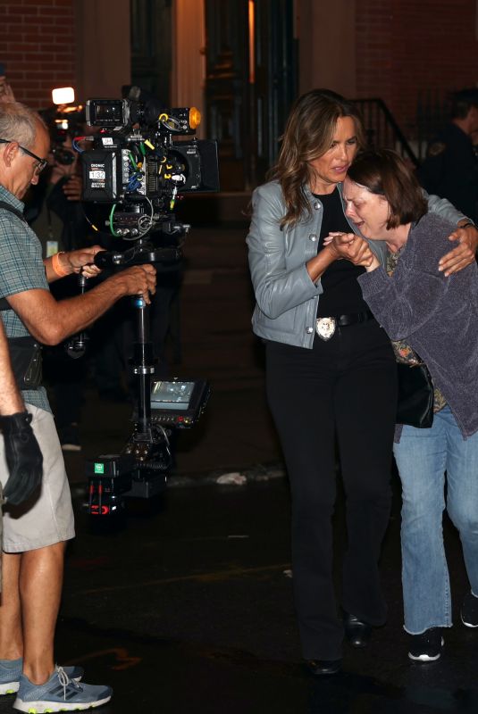 MARISKA HARGITAY and ANNIE DONNA KELLY on the Set of Law and Order: SVU in West Village 07/21/2024