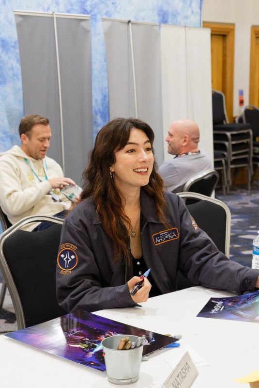 NATASHA LIU BORDIZZO Signing Autographs at Starfury Invasion Convention in Birmingham 06/29/2024