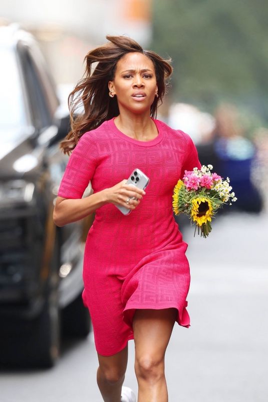 NICOLE BEHARIE Filming Scenes for The Morning Show next to Madison Square Park in New York 07/28/2024
