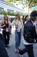 NICOLE KIDMAN and Keith Urban Leaves Women