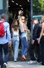 NICOLE KIDMAN and Keith Urban Leaves Women