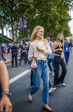 NICOLE KIDMAN and Keith Urban Leaves Women