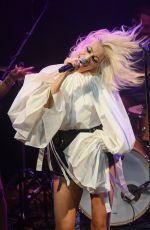 PIXIE LOTT Performs at Hoxton Hall in London 07/11/2024