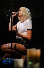 PIXIE LOTT Performs at Hoxton Hall in London 07/11/2024