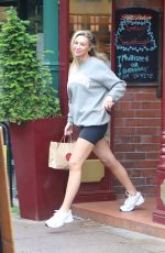 Pregnant ZARA CHARLES at a Bakery in Hale Village 07/01/2024