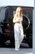 ROSIE HUNTINGTON -WHITELEY Out for Lunch in Los Angeles 07/18/2024