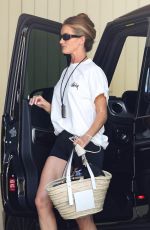 ROSIE HUNTINGTON-WHITELEY Stopping by a Friend
