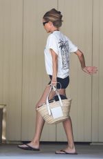 ROSIE HUNTINGTON-WHITELEY Stopping by a Friend