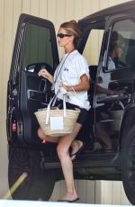 ROSIE HUNTINGTON-WHITELEY Stopping by a Friend