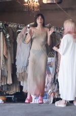 SCOUT WILLIS Trying on Clothes in Front of a Store in Los Feliz 07/08/2024