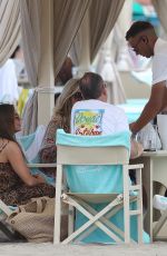 SOFIA VERGARA and Friends Enjoy Lunch at Alpemare Beach in Forte dei Marmi 07/21/2024