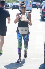 TARAJI P. HENSON Grabs Lunch To-go in Los Angeles 07/15/2024