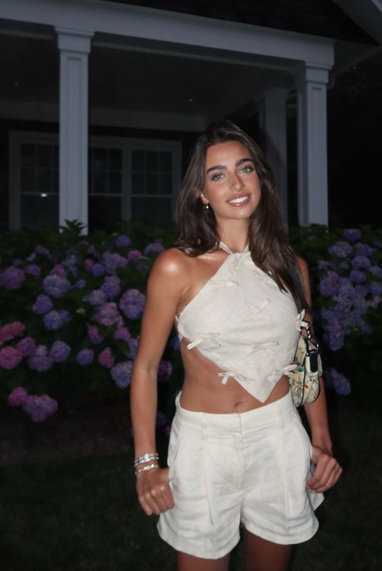 TAYLOR NUNEZ - Instagram Photos 07/09/2024