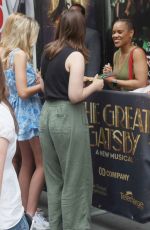 TRACI ELAINE LEE Sign Autographs for Her Fans in new York 07/26/202