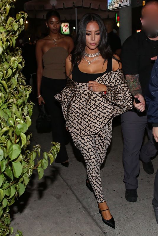 VANESSA and NATALIA BRYANT Leaves ESPYS Afterparty at Delilah in West Hollywood 07/11/2024