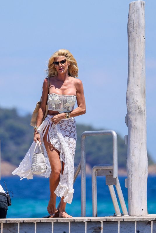 VICTORIA SIKVSTEDT Arrives at Le Club 55 on Ramatuelle Beach in Saint-Tropez 07/04/2024