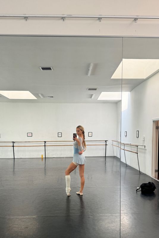 ALEXIS REN - Instagram Photos 08/26/2024