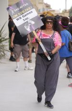 ALICE AMTER at Picket Line at SAG-AFTRA Video Game Strike at Warner Brothers Studios in Burbank 08//01/2024