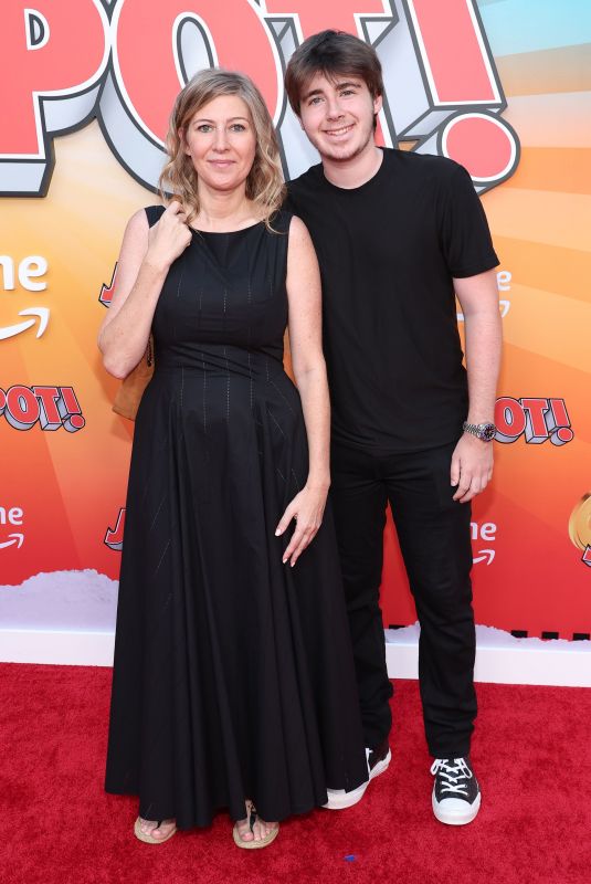 AMANDA STHERS at Jackpot Premiere at TCL Chinese Theatre in Hollywood 08/13/2024